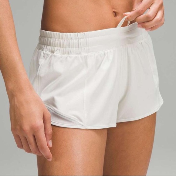 Lululemon Hotty Hot Short - Picture 1 of 1